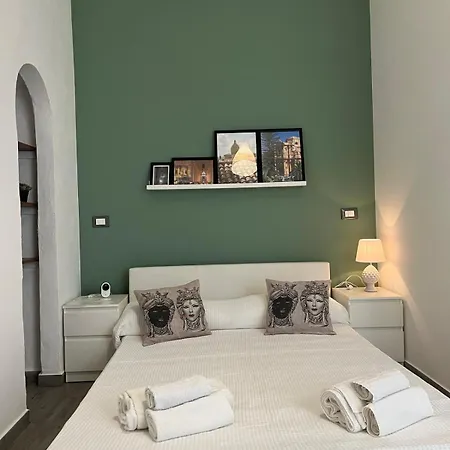 Apartment House Victoria Casa Vacanze Per 8 Persone A Noto